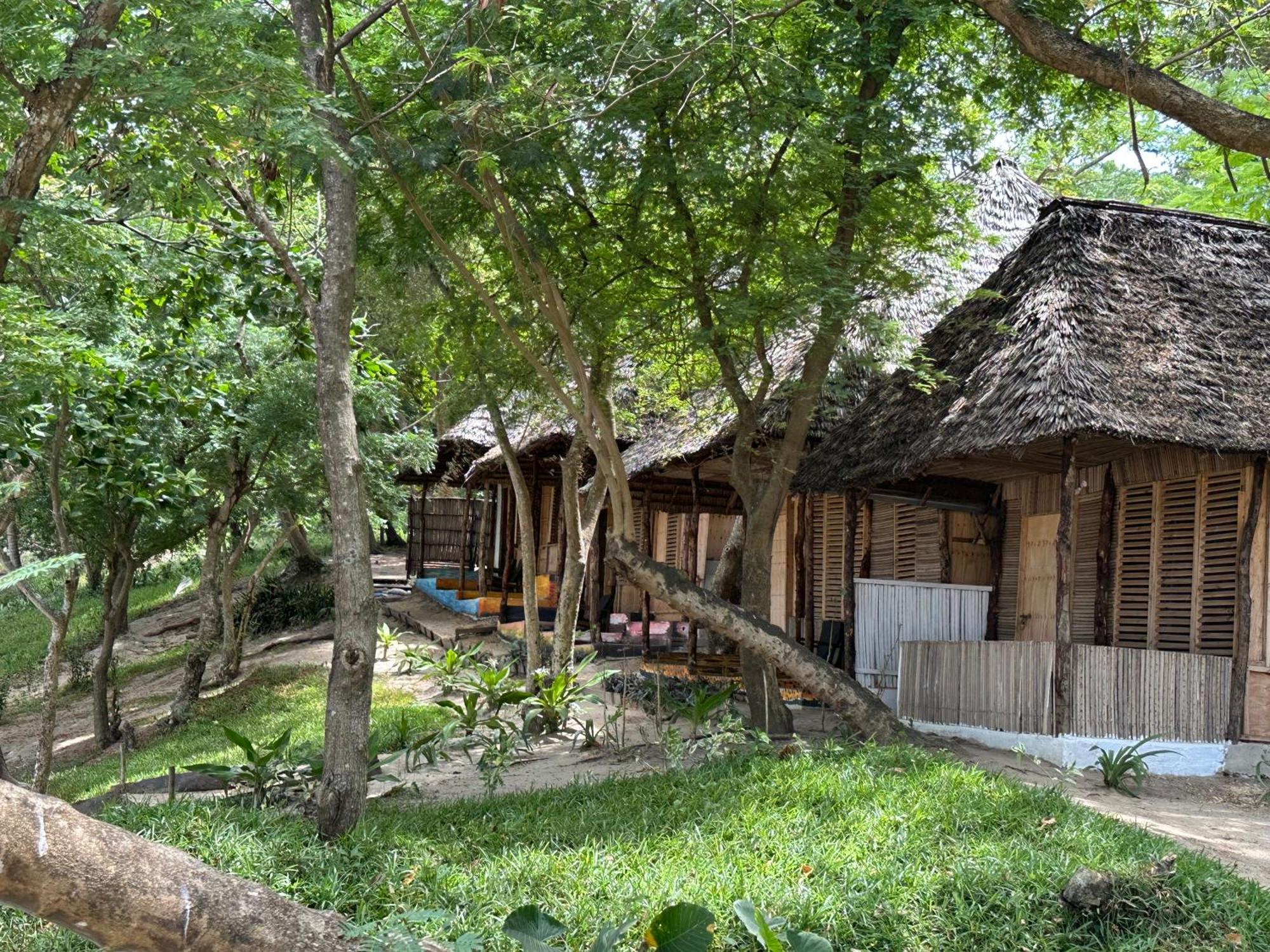 Maweni Beach Bungalows Kilindoni Exterior foto