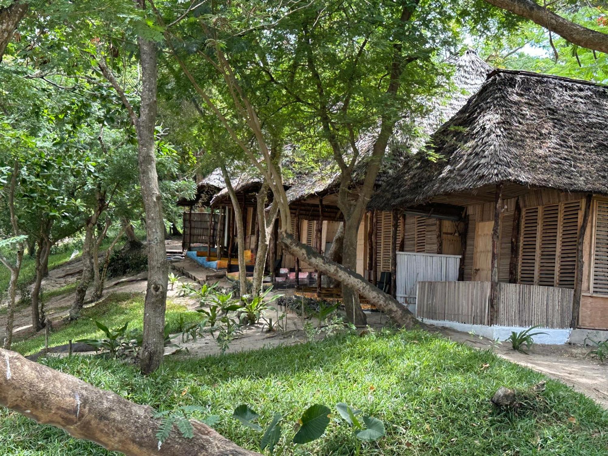 Maweni Beach Bungalows Kilindoni Exterior foto